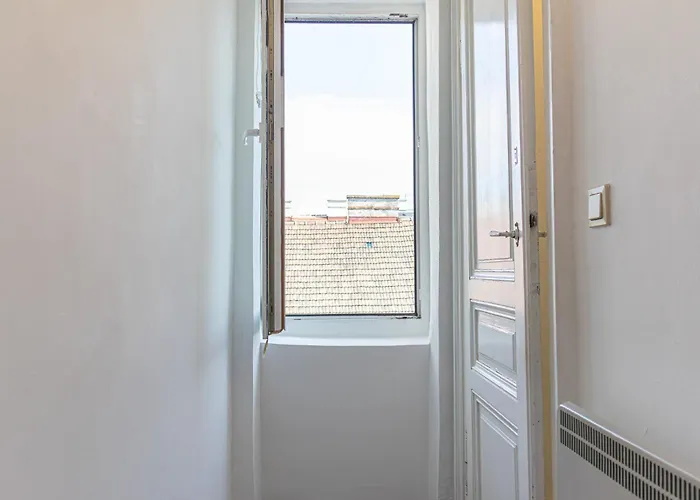 Stylish & Comfortable Apt. Centrally Placed *